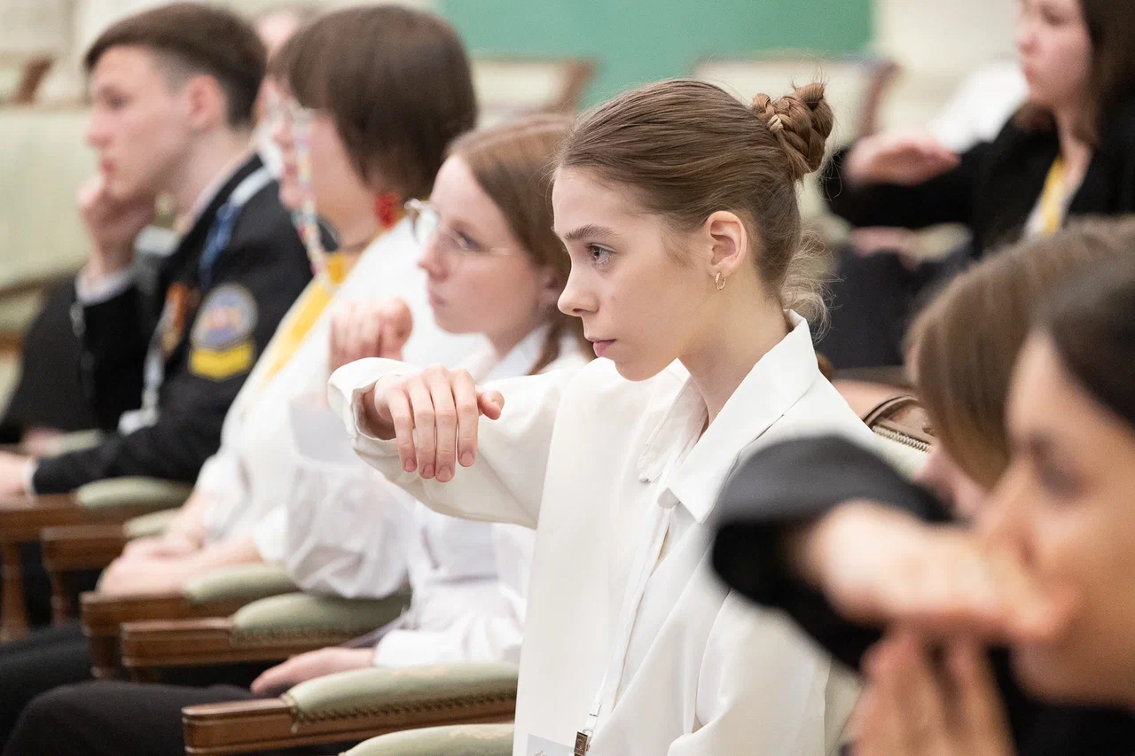 Великолепная пятерка: уральские школьники примут участие в телевикторине  «Умницы и умники» - «Уральский рабочий»